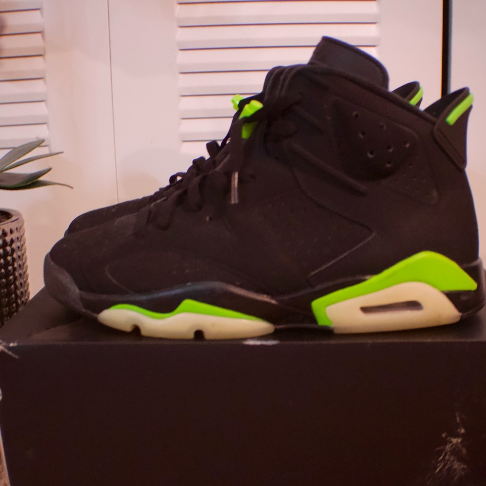 Jordan
Nike Air 6 Retro
